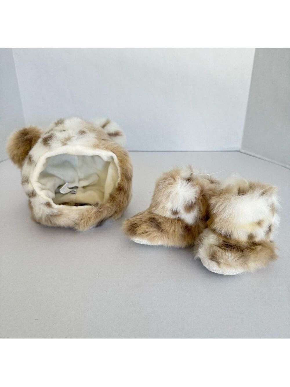RH Restoration Hardware Luxe Faux Fur Snow Leopard Baby Hood Hat & Booties 0-12M